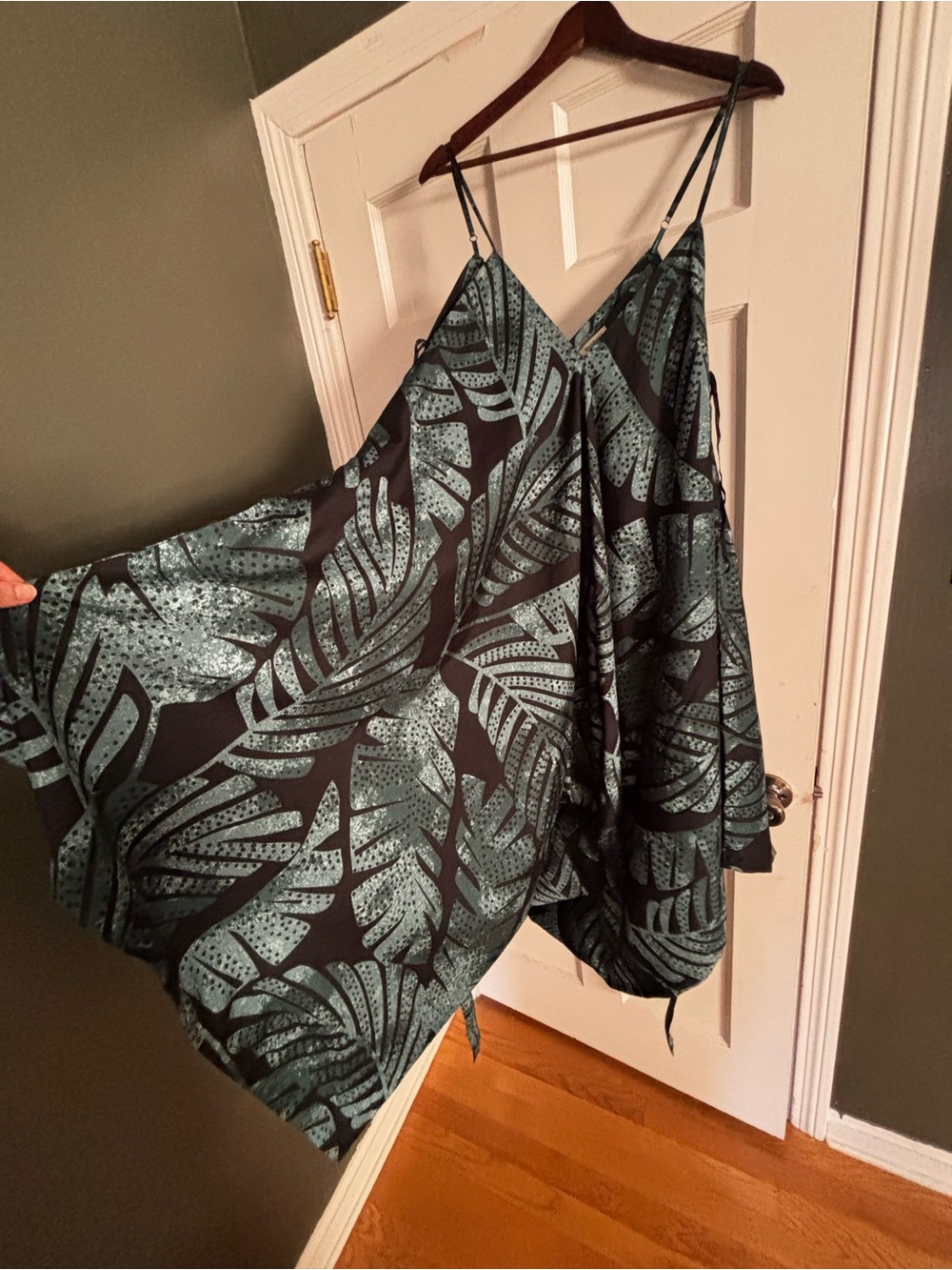 World Market Black & Teal Leaf Print wide leg  Jumpsuit NWT - Picture 2 of 4